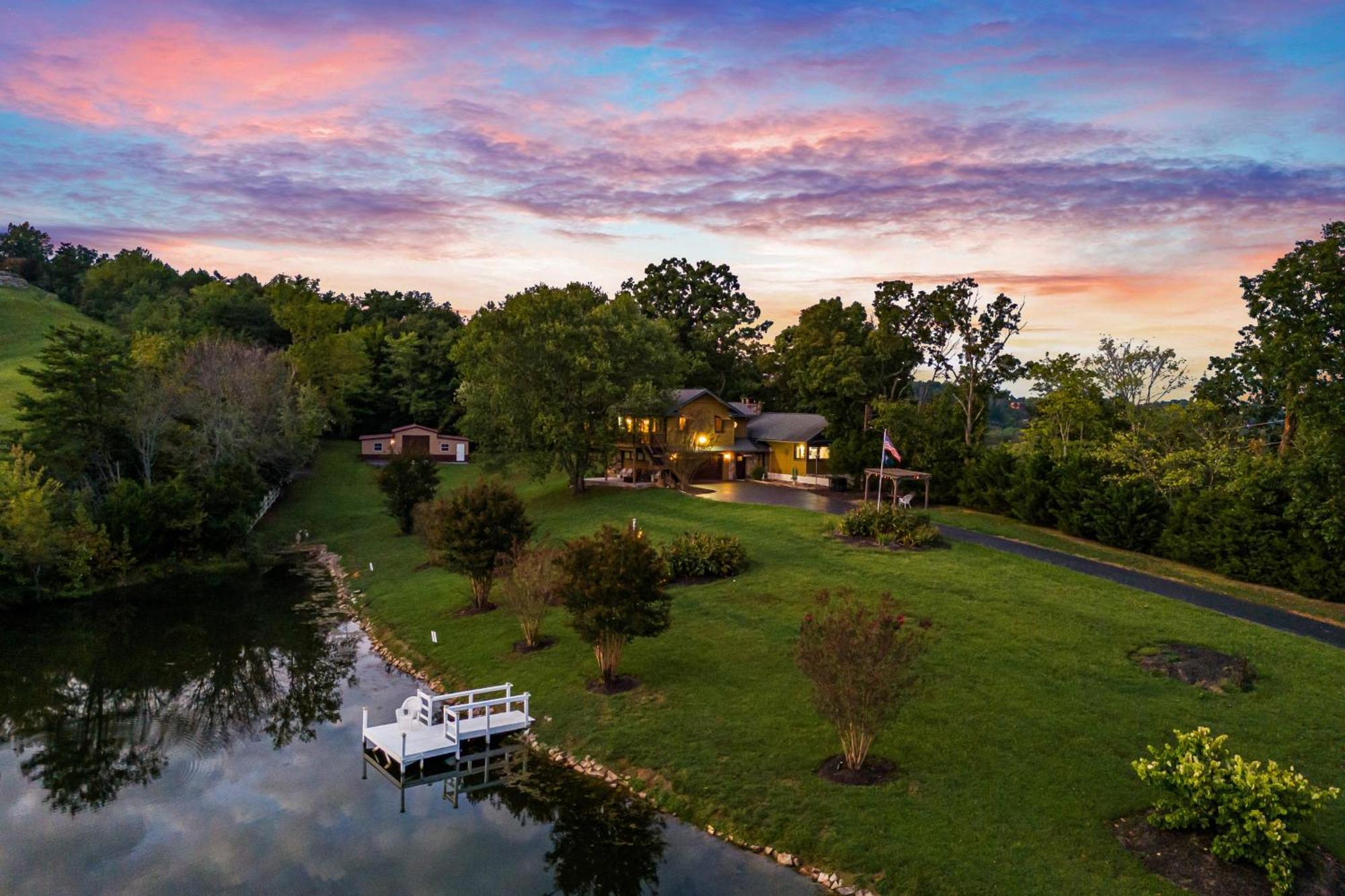 Villa Haven On The Pond Pigeon Forge Esterno foto
