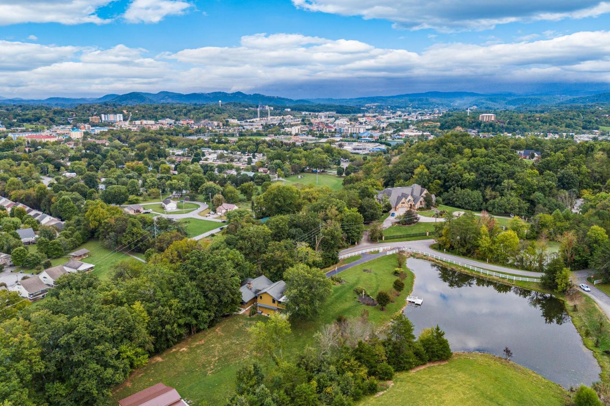 Villa Haven On The Pond Pigeon Forge Esterno foto