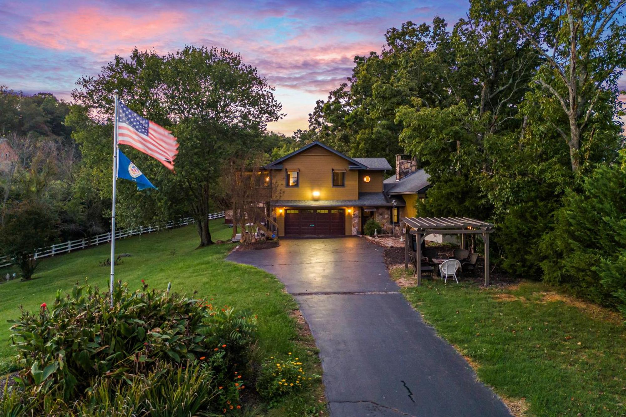 Villa Haven On The Pond Pigeon Forge Esterno foto