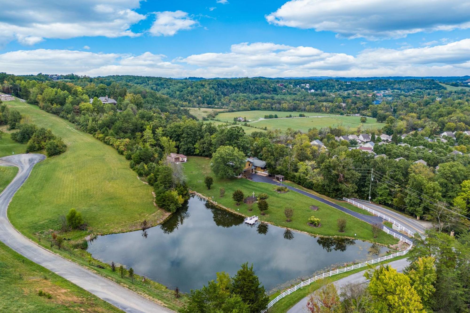 Villa Haven On The Pond Pigeon Forge Esterno foto