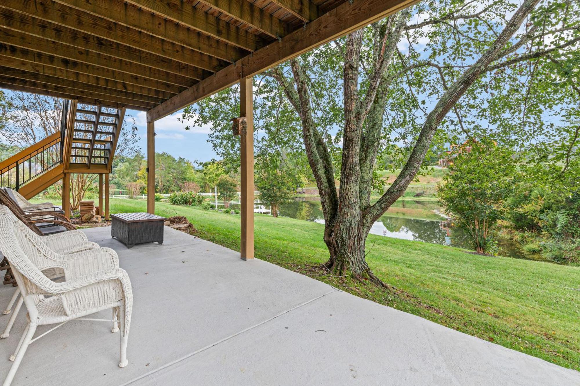 Villa Haven On The Pond Pigeon Forge Esterno foto