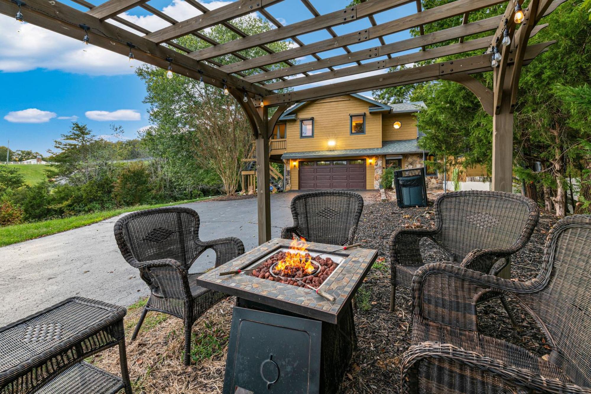 Villa Haven On The Pond Pigeon Forge Esterno foto